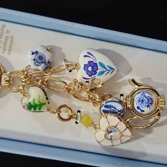 🔹️Piper K🔹 Gold and White Teapot Glass & Glass Stones Bag Charm and Key Chain - Picture 5 of 6